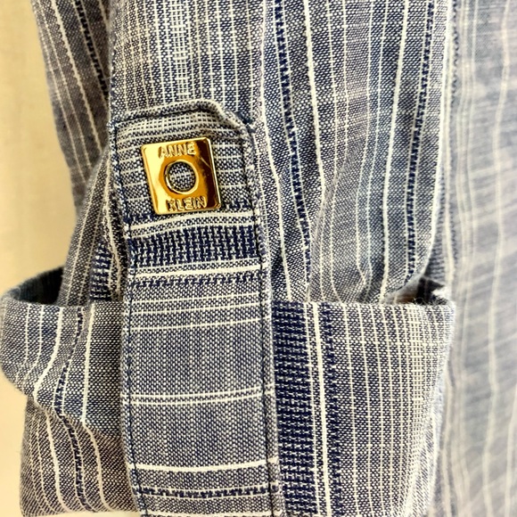 Anne Klein roll tab shirt with gold zipper/accents, size Medium - Picture 3 of 6